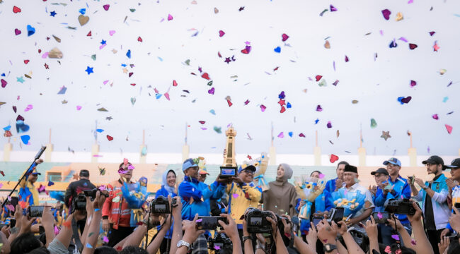 Gubernur Banten Andra Soni secara resmi menutup Pekan Olahraga Pelajar Daerah (POPDA) XII Tahun 2026 Provinsi Banten yang digelar di Kota Cilegon. Foto: Awal Rijal 