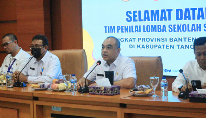 
 Bupati Tangerang, A. Zaki Iskandar Saat Menerima Tim Verifikasi LSS-UKS Provinsi Banten. Foto: Istimewa