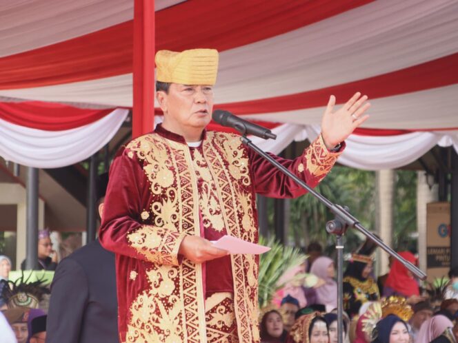 Bupati Tangerang Moch Maesyal Rasyid saat menjadi Inspektur upacara Peringatan HUT ke-393 Kabupaten Tangerang di Lapangan Raden Aria Yudhanegara, Tigaraksa. Foto: ist