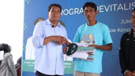 Moch. Maesyal Rasyid saat meresmikan 110 unit rumah layak huni bagi masyarakat nelayan hasil kolaborasi Pemerintah Kabupaten Tangerang bersama Habitat for Humanity, koperasi, Komida. Foto: ist 