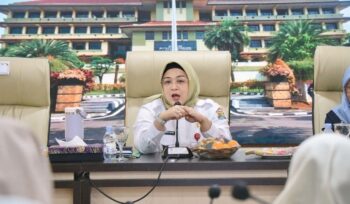 Wakil Bupati Tangerang Intan Nurul Hikmah saat membuka Sosialisasi Isbat Nikah Terpadu yang dilaksanakan di Ruang Rapat Wareng, Gedung Kantor Bupati Tangerang. Foto: ist
