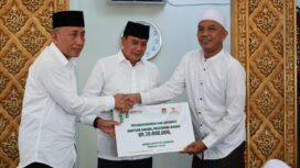 Bupati Tangerang, Moch. Maesyal Rasyid bersama Baznas, DMI, kepala OPD dan camat beserta unsur Fokopimcam Kelapa Dua saat melakukan kegiatan Jumat Keliling (Jumling) di Masjid At-Taqwa yang ada di Kelurahan Kelapa Dua, Kecamatan Kelapa Dua. Foto: ist