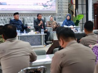 Bupati Tangerang Moch Maesyal Rasyid dan Wakil Bupati Tangerang Intan Nurul Hikmah saat Rakor Forum Koordinasi Pimpinan Daerah (Forkopimda) Kabupaten Tangerang yang digelar di Aula Pendopo Bupati Tangerang. Foto: Ist 