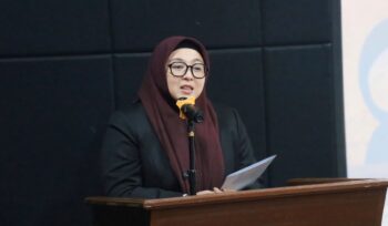 Wakil Bupati Tangerang Intan Nurul Hikmah saat membuka kegiatan Forum Anak Pelopor Sadar Hukum angkatan II yang diikuti sebanyak 50 peserta di Perpustakaan Daerah. Foto: Ist