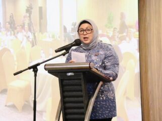 Wakil Bupati Tangerang Intan Nurul Hikmah saat menghadiri acara diskusi lintas sektor program kependudukan dan pembangunan keluarga di Hotel Vega, Gading Serpong. Foto: Ist