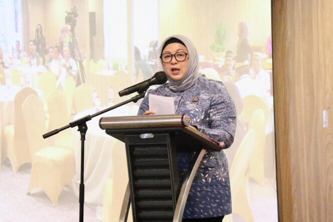 
 Wakil Bupati Tangerang Intan Nurul Hikmah saat menghadiri acara diskusi lintas sektor program kependudukan dan pembangunan keluarga di Hotel Vega, Gading Serpong. Foto: Ist