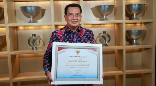 Bupati Tangerang, Moch. Maesyal Rasyid usai menghadiri wawancara dan menyampaikan paparan penyelenggaraan BPJS Ketenagakerjaan di Kabupaten Tangerang di Hotel Pullman Jakarta Pusat. Foto: Ist