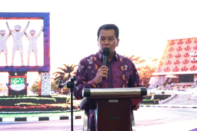 
 Bupati Tangerang Moch Maesyal Rasyid saat Menghadiri penandatanganan Perjanjian Kerja Sama (PKS) antara DPMPTSP Kabupaten Tangerang dengan calon tenant dan instansi pengisi MPP Suvarna Sutera, di Hotel Lemo. Foto: Ist