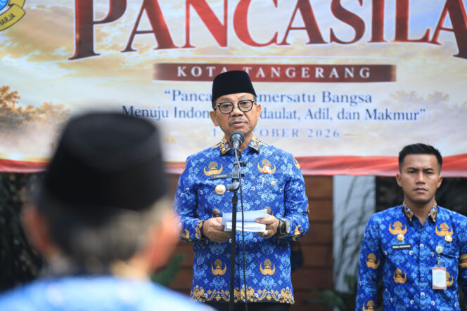 
 Wali Kota Tangerang Sachrudin saat memimpin apel pegawai yang dirangkaikan dengan peringatan Hari Kesaktian Pancasila (HKP) di Plaza Pusat Pemerintahan Kota Tangerang. Foto: Ist