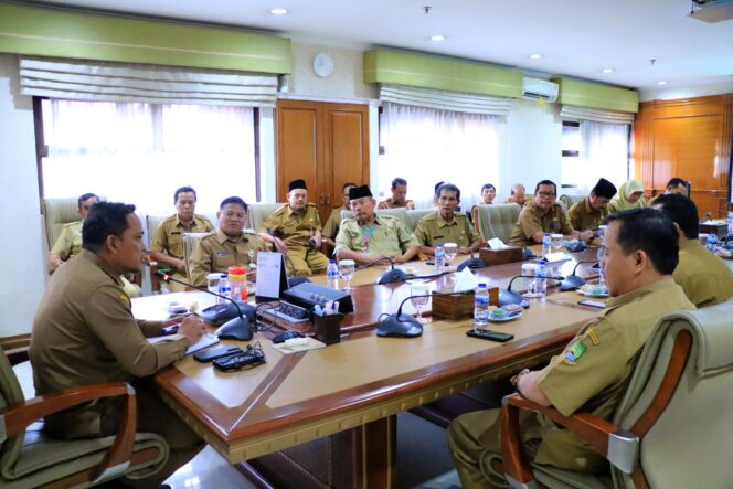 
 Pj. Walikota Tangerang Dr.Nurdin,S.Sos.,M.Si saat audiensi dengan Pengurus PGRI Kota Tangerang. Foto: ist