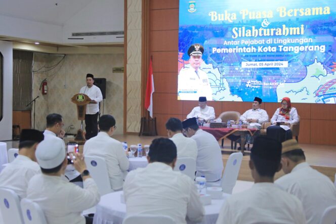 
 Pj Wali Kota Tangerang Dr. Nurdin, S.Sos.,M.Si saat Memberikan Arahan dihadapan Ratusan pejabat Pemerintah Kota Tangerang. Foto: ist