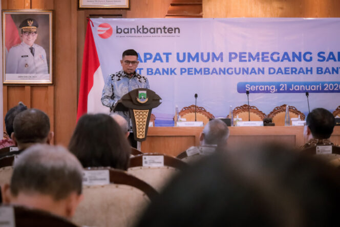 
 Gubernur Banten Andra Soni saat Menghadiri RUPS LB Bank Banten. Foto: Awal Rijal 
