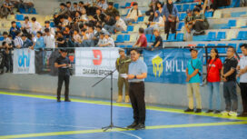 Sachrudin saat menutup Dhilon Championship Futsal 2026 Series 2 by Wali Kota Tangerang antarjenjang TK, SD/MI, SMP/MTs, dan SMA/SMK se-Tangerang Raya di GOR Gondrong, Kecamatan Cipondoh. Foto: Ist