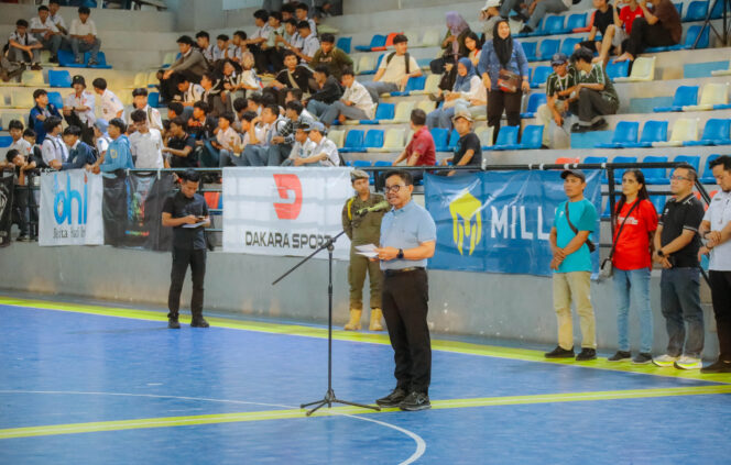 
 Sachrudin saat menutup Dhilon Championship Futsal 2026 Series 2 by Wali Kota Tangerang antarjenjang TK, SD/MI, SMP/MTs, dan SMA/SMK se-Tangerang Raya di GOR Gondrong, Kecamatan Cipondoh. Foto: Ist