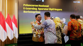 Wali Kota Tangerang Sachrudin saat menghadiri platform E-Learning Aparatur Sipil Negara (ASN) Berintegritas.. Foto: Ist