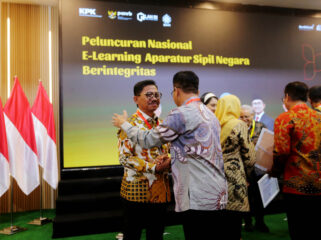 Wali Kota Tangerang Sachrudin saat menghadiri platform E-Learning Aparatur Sipil Negara (ASN) Berintegritas.. Foto: Ist