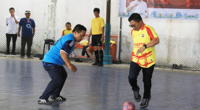 Wali Kota Tangerang Sachrudin saat membuka Fun Futsal Kota Tangerang. Foto: Ist