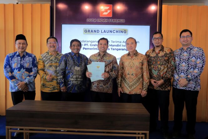 
 Wali Kota Tangerang, Arief R Wismansyah Saat Hadiri Grand Launching Duta Indah Starhub. Foto: Istimewa