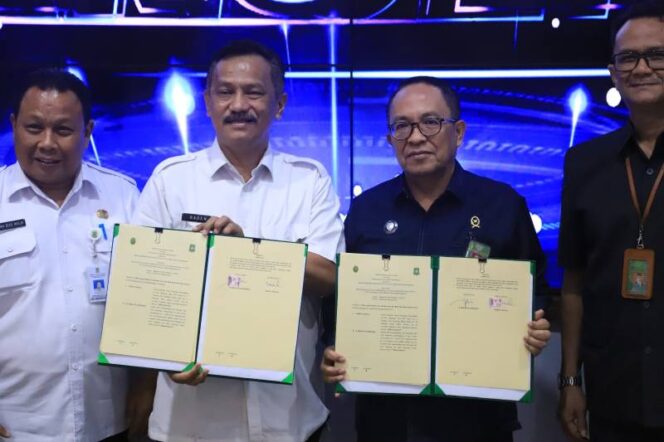 
 Kepala Pengadilan Negeri Tangerang, Barita Sinaga bersama Kepala Disdukcapil Kota Tangerang, Irman Pujahendra. Foto: Istimewa