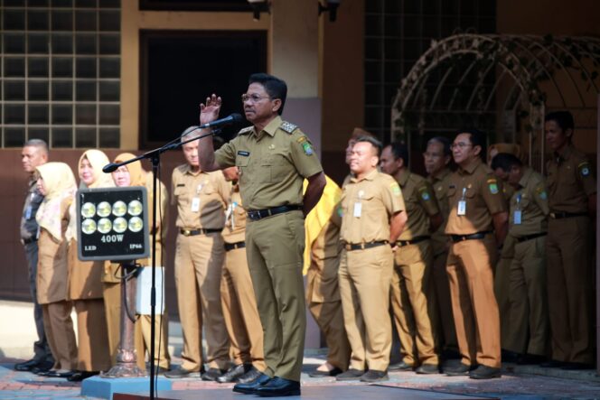 
 Wakil Walikota Tangerang, Sachrudin saat Memimpin Apel di Plaza Puspemkot Tangerang. Foto: Istimewa