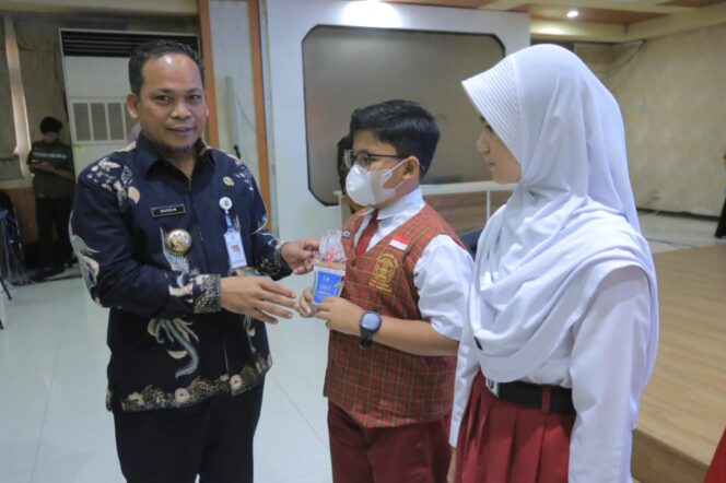 
 Pj. Wali Kota Tangerang Dr.Nurdin,S.Sos.,M.Si saat melaunching program Pelajar Tangerang Mengaji. Foto: ist