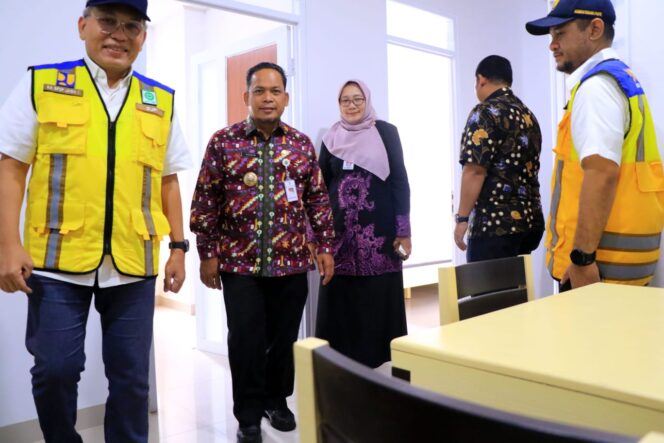 
 Pj Wali Kota Tangerang Dr.Nurdin,S.Sos.,M.Si saat meninjau Rusun Cipta Griya. Foto: ist