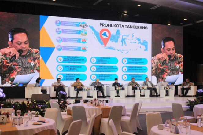 
 Pj Wali Kota Tangerang Dr Nurdin,S.Sos.,M.Si saat menjadi Pembicara Jakarta Transport Forum. ist