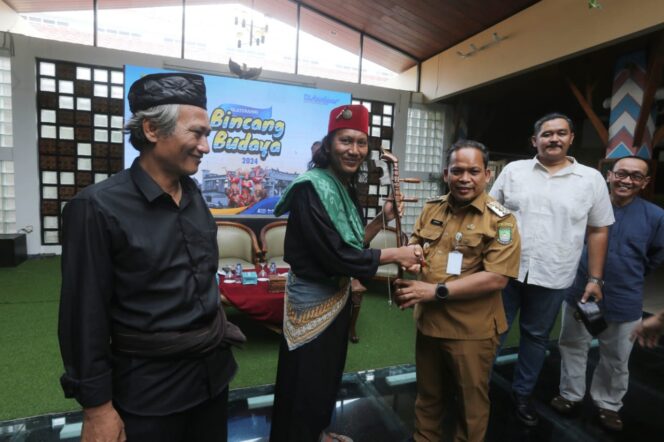 
 Pj Wali Kota Tangerang Dr Nurdin saat Menghadiri Bincang Budaya di Hall Patio Puspemkot Tangerang. Foto: Ist