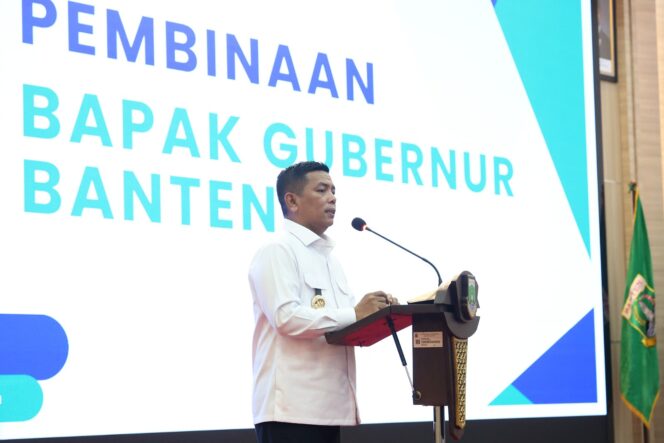 
 Gubernur Banten Andra Soni saat memberikan Pembinaan Kepada Kepala SMAN,SMKN, SKhN se-Provinsi Banten. Foto: ist