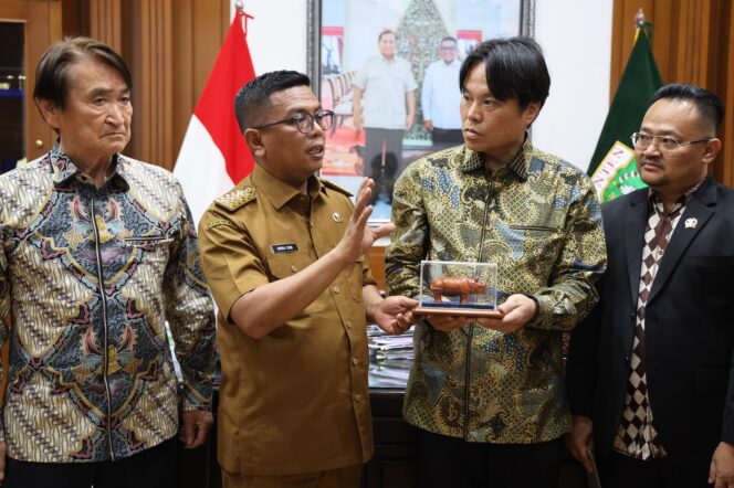 
 Gubernur Banten Andra Soni Saat Menyambut Delegasi Pimpinan DPRD Provinsi Mie Jepang di Pendopo Gubernur Banten, Kota Serang. Foto: ist