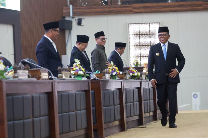 
 Gubernur Banten, Andra Soni Saat Rapat Paripurna DPRD Provinsi Banten. Foto: ist