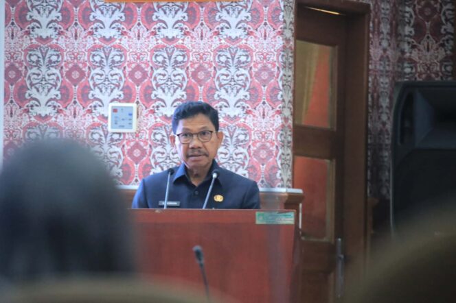 
 Wali Kota Tangerang Sachrudin saat Rapat Paripurna DPRD Kota Tangerang. Foto: ist