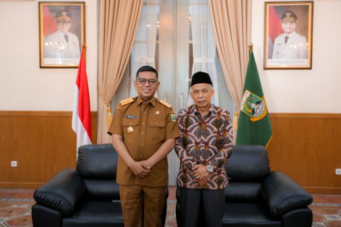 
 Gubernur Banten Andra Soni dan Kepala Kantor Wilayah Kementerian Agama Republik Indonesia Provinsi Banten Amrullah. Foto: ist 