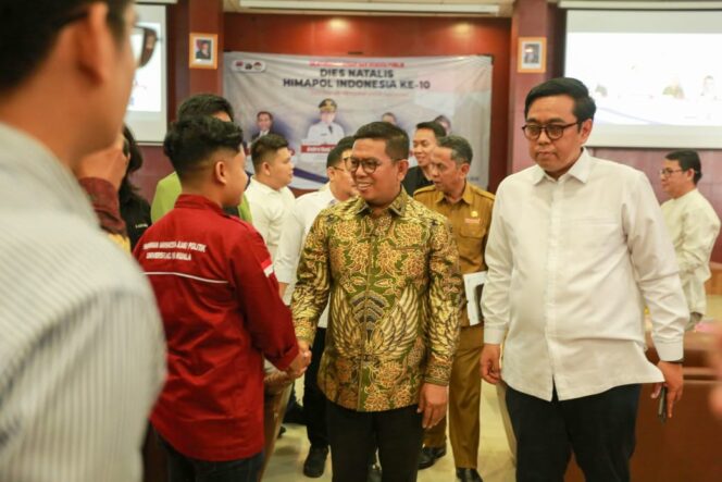 
 Gubernur Banten Andra Soni saat menghadiri Dies Natalis 1 Dekade HIMPOL di UIN Syarif Hidayatullah, Ciputat Kota Tangerang Selatan. Foto: ist