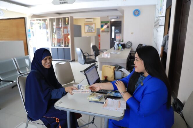 
 Wajib Pajak Kota Tangerang saat manfaatkan Program Diskon PBB-P2 edisi Kemerdekaan. Foto: ist