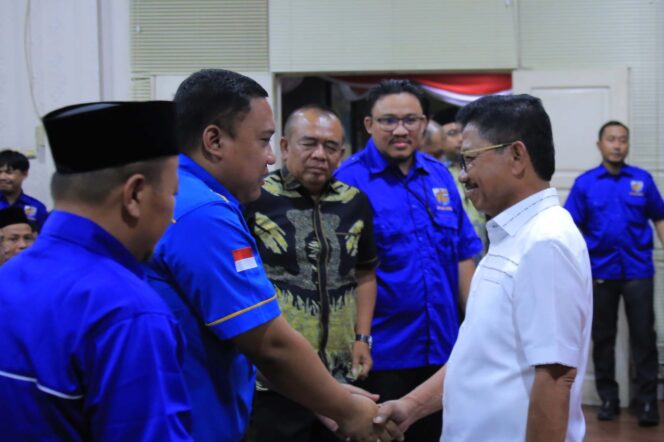 
 Wali Kota Tangerang Sachrudin saat menghadiri pelantikan PK KNPI Kecamatan Cipondoh. Foto: ist