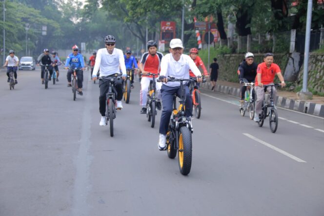 
 Wali Kota Tangerang Sachrudin saat Gowes Bareng Ribuan Warga Kota Tangerang. Foto: ist