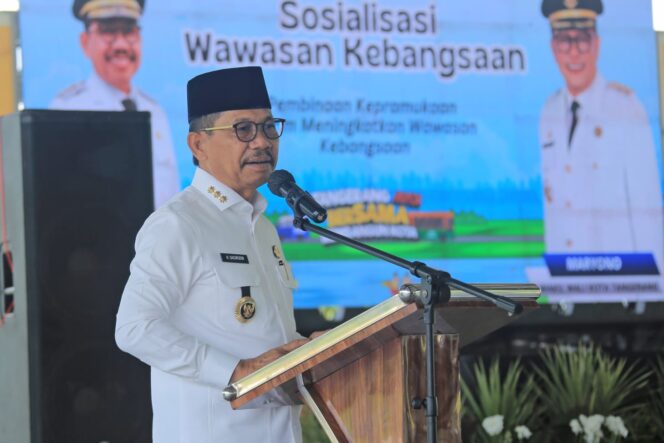
 Wali Kota Tangerang Sachrudin saat Membuka  Sosialisasi Wawasan Kebangsaan yang diselenggarakan oleh Kesbangpol Kota Tangerang. Foto: ist