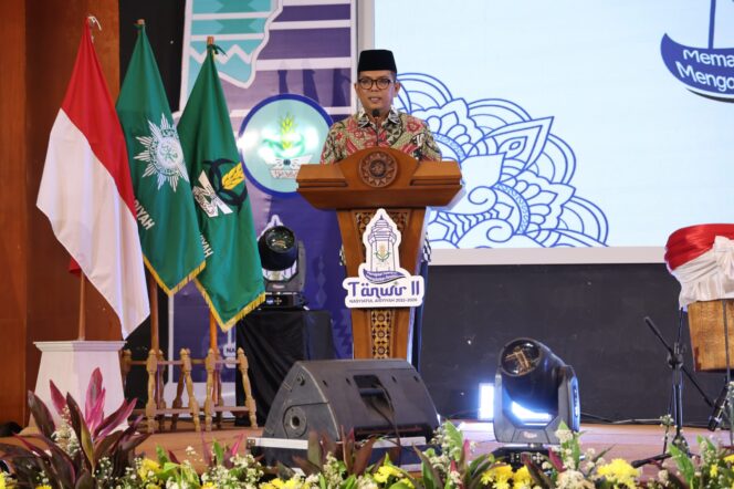 
 Gubernur Banten Andra Soni saat menghadiri Pembukaan Tanwir II Nasyiatul Aisyiyah (NA) 2022 - 2026 di Hotel Horison Ultima Ratu. Foto: ist