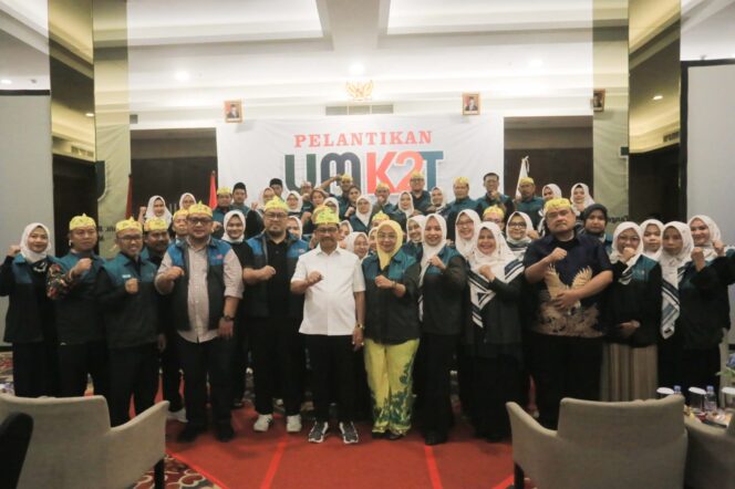 
 Wali Kota Tangerang Sachrudin bersama Pengurus Komunitas Usaha Mikro Kecil Kota Tangerang (UMK2K). Foto: ist 