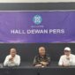 Ketua Umum PWI Pusat Akhmad Munir, didampingi Ketua Dewan Kehormatan Atal S. Depari secara resmi mengumumkan susunan pengurus PWI Pusat periode 2025–2030. Foto: Humas PWI