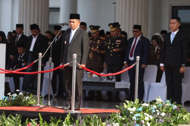 
 Gubernur Banten Andra Soni saat Memimpin Apel Hari Kesaktian Pancasila. Foto: ist