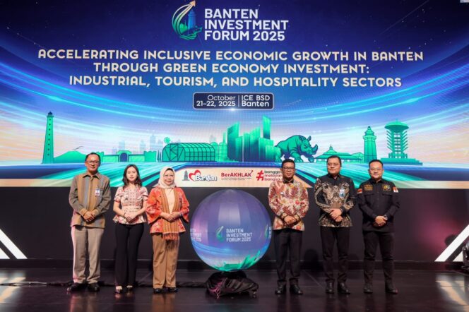 Gubernur Banten Andra Soni saat Membuka Banten Investment Forum 2025 di Nusantara Hall ICE BSD Tangerang. Foto: Ist