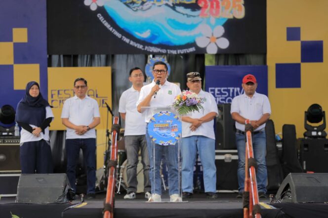 
 Wakil Wali Kota Tangerang Maryono Hasan saat Menutup Gelaran Cisadane Digital Festival 2025. Foto: ist
