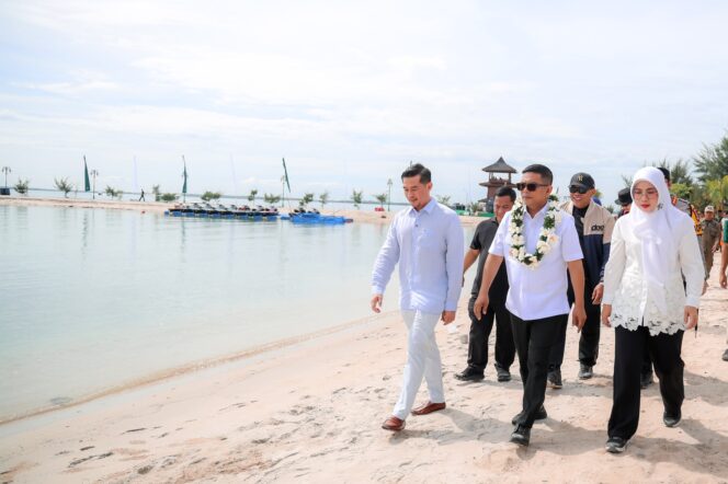 
 Gubernur Banten Andra Soni saat meresmikan (grand opening) Pulau Lima Resort, Serang. Foto: ist