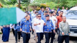 Gubernur Banten Andra Soni Didampingi Kepala Dindikbud Banten Jamaluddin saat melakukan peninjauan dan dialog lapangan di SMAN Cahaya Madani Banten Boarding School (CMBBS), Jalan Raya Labuan–Pandeglang Km 03, Saruni, Kecamatan Majasari, Kabupaten Pandeglang. Foto: ist