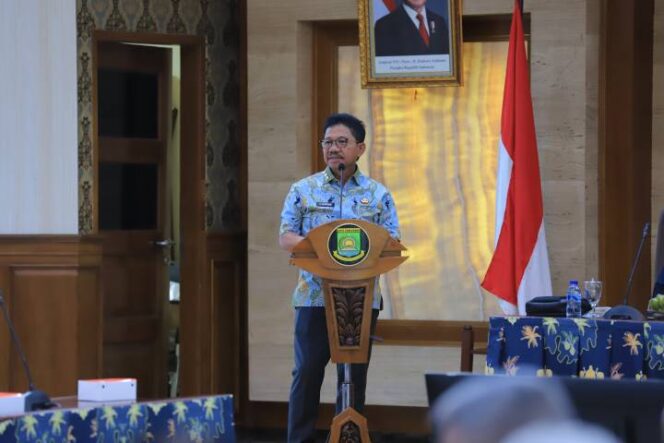 
 Wali Kota Tangerang Sachrudin saat membuka Workshop Penyusunan Rencana Penanggulangan Kemiskinan Daerah (RKPD) 2025-2029. Foto: ist