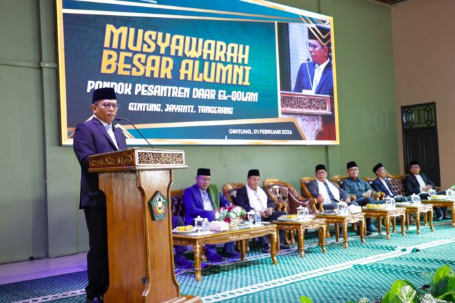 
 Gubernur Banten Andra Soni saat membuka kegiatan Musyawarah Besar (Mubes) alumni Ponpes Daar El-Qolam, Gintung, Jayanti, Kabupaten Tangerang. Foto: ist
