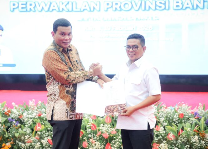 
 Kepala BPK Perwakilan Banten Firman Nurcahyadi dan Gubernur Banten Andra Soni. Foto: ist