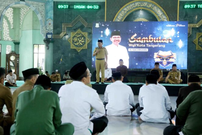 
 Wali Kota Tangerang Sachrudin saat Membuka Acara Program Tahsin Qur'an 578 Guru Agama. Foto: ist